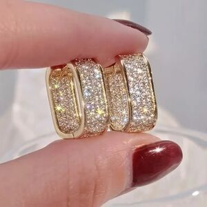 🎄4/$20🎄Elegant Gold and Silver Hoop Earrings